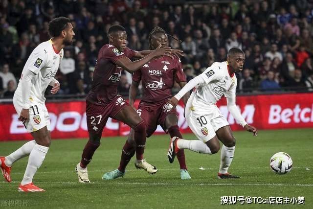 意甲-莱奥+特奥进球 AC米兰2-0胜强敌夺5连胜领跑