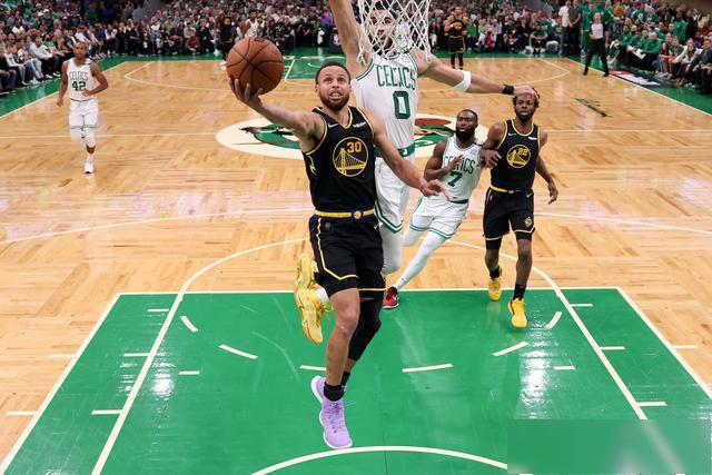 索顿：新秀赛季积极提问 努力适应NBA新挑战